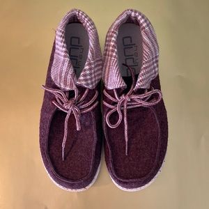Hey Dude shoes, burgundy houndstooth
